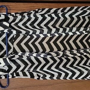 H & M flowy sleeveless collar shirt